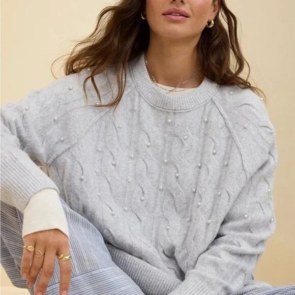 Aerie unReal Crewneck Long Sleeve Cable Pearl Detail Sweater Gray Large - Picture 1 of 10